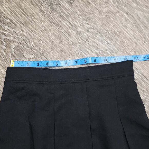 Hollister Pleated Black Mini Skirt Skort Size XS - Picture 2 of 5